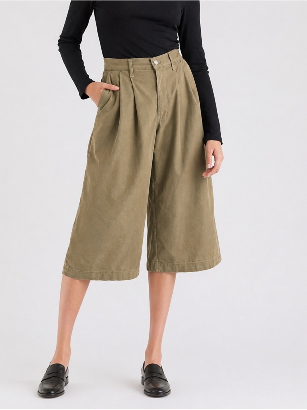 Levi’s beige wide leg corduroy crop pants